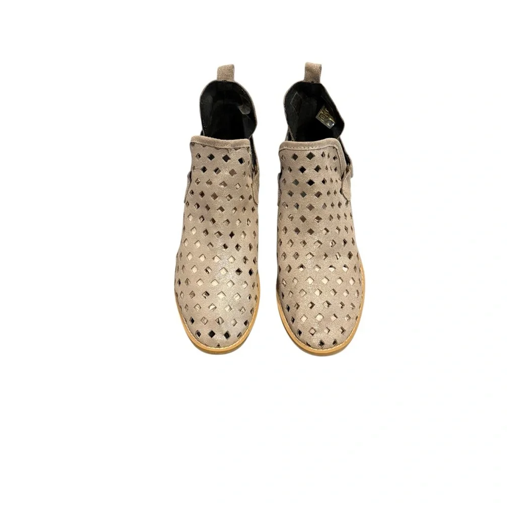 Musse & Cloud Calia Suede-Leather Bootie Stylish Tan Women's Sandals Shoes